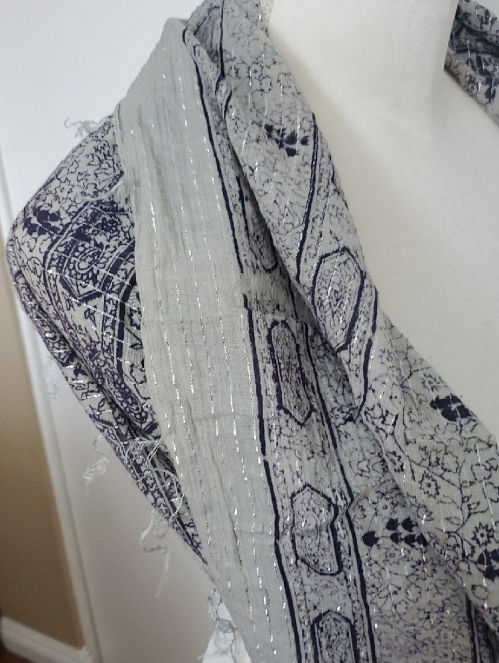 Light Gray Floral Print Women's Scarf - Picture 4 of 5